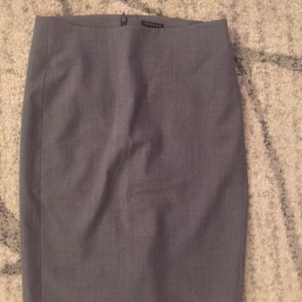 NWOT Theory Wool Grey Pencil Skirt Size 2